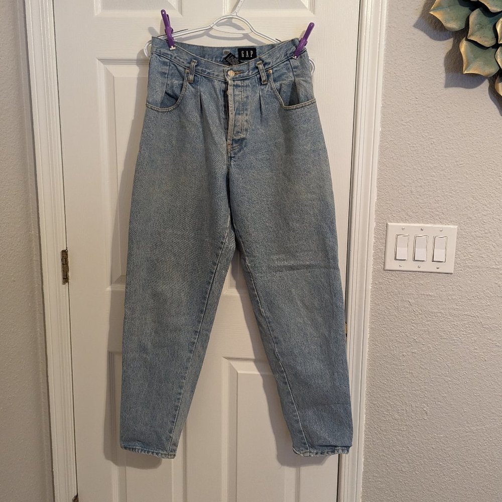 80s GAP | PLEATED | Lightwash | TAPERED LEG Jeans! | 10 | Button Fly | EVC